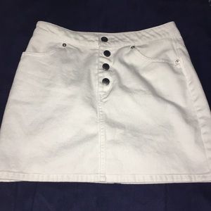 White denim skirt!!